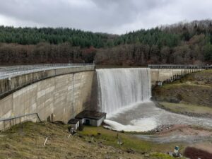 Débordement de la retenue de Pont du Roy
